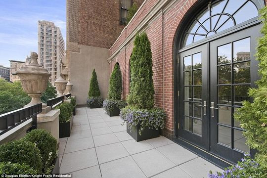 Дженифър Лопес продава луксозния си пентхаус (Вижте тузарския й имот за $27 млн.)