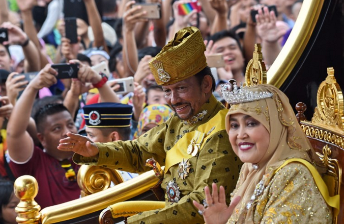 Султанът на Бруней отбеляза златен юбилей като Мидас (Снимки от събитието) - Снимка 2