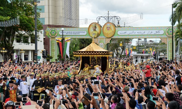 Султанът на Бруней отбеляза златен юбилей като Мидас (Снимки от събитието) - Снимка 3