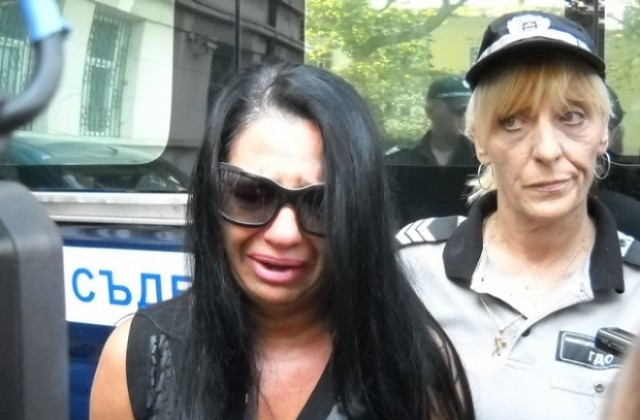 И прокуратурата вече брани Анита Мейзер
