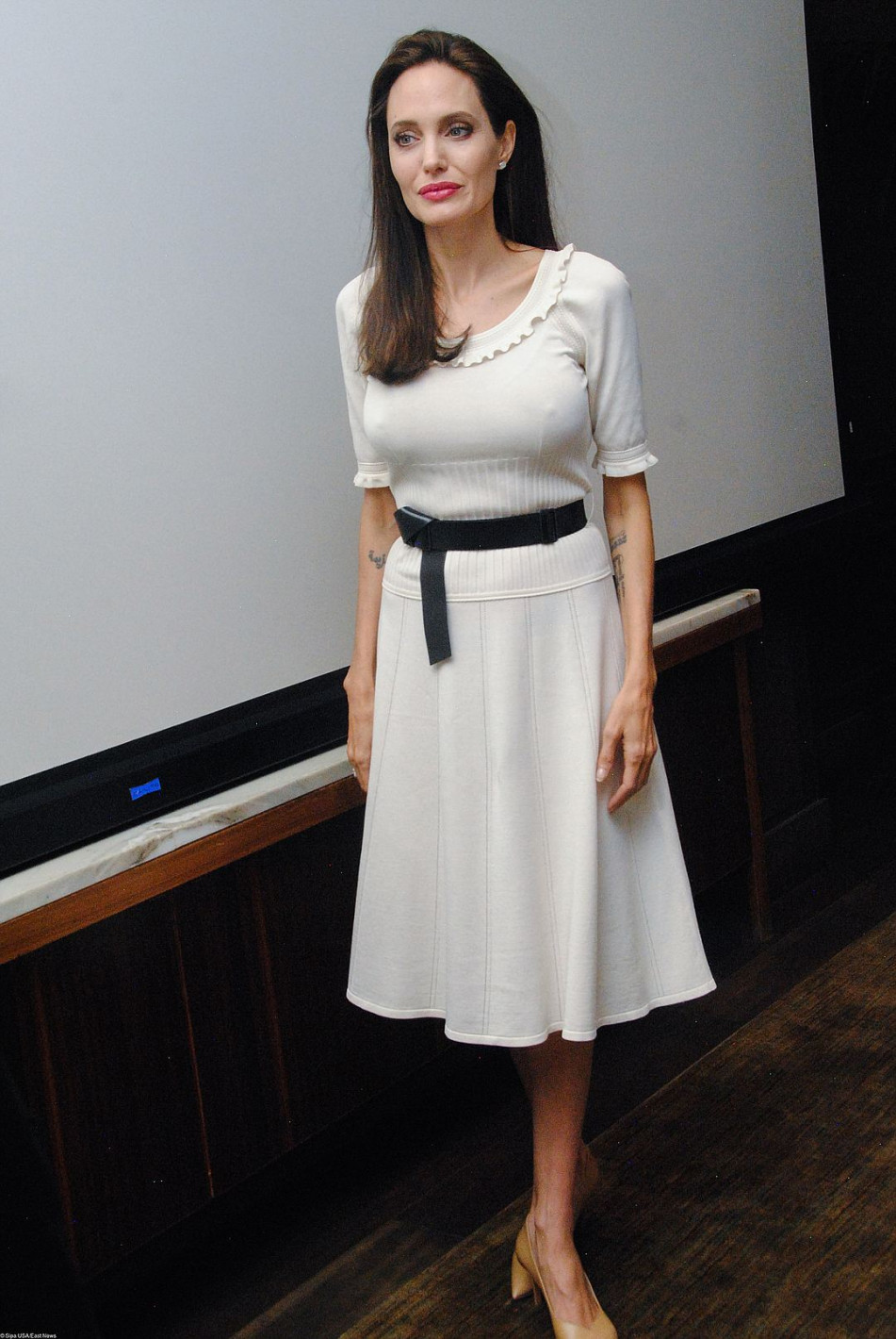 Анджелина Джоли съвсем закъса със здравето (Вижте какви  болежки плашат звездата)