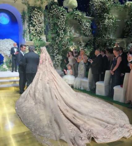 Руски богаташи ожениха децата си в невиждан разкош (Снимки от сватбата) - Снимка 2
