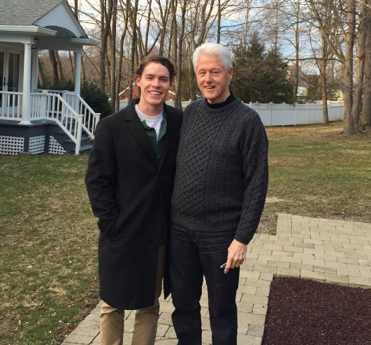 Племенник на Бил Клинтън превзема червения килим (Снимки на хубавеца)