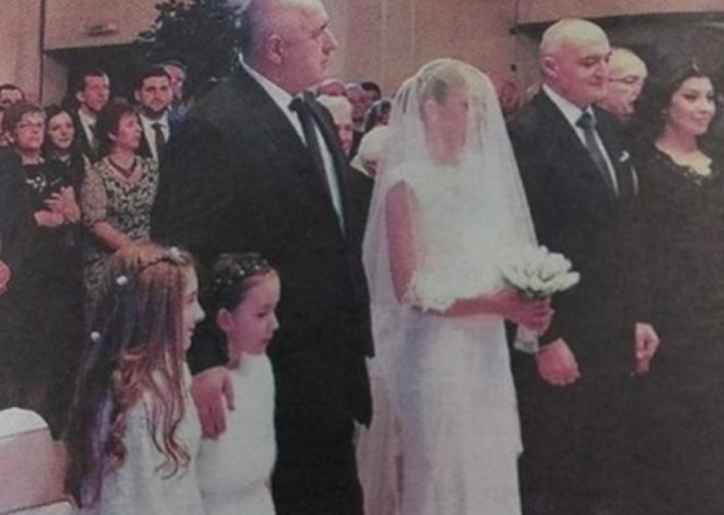 Бойко Борисов ожени четири семейства (Събира другите за себе си не мисли)