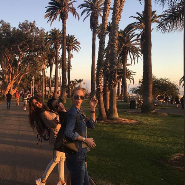 Диляна с приятелки на приятна разходка в Холивуд