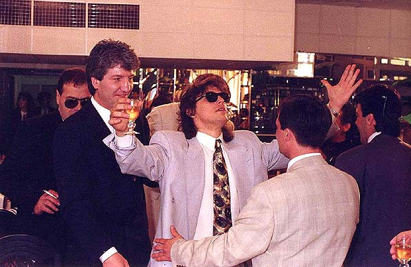 Васил Илиев на сватбата на брат си Георги през 1994 г.