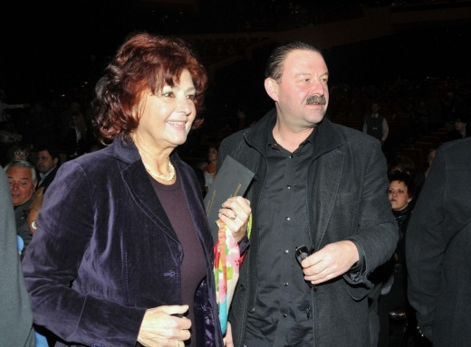 Димитър Цонев с майка си