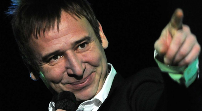 Виктор Калев направи дебют с авторския си спектакъл "Грамофон"
