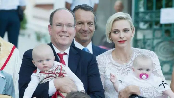 Принцът на Монако и семейството му