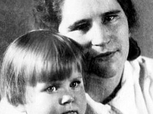 Зинаида Попова с майка си