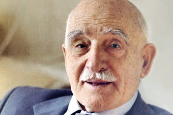 Ръчният часовник на лечителя замръзнал на часа на смъртта му
