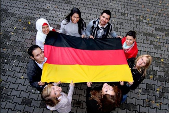 Германия остарява, внася имигранти 