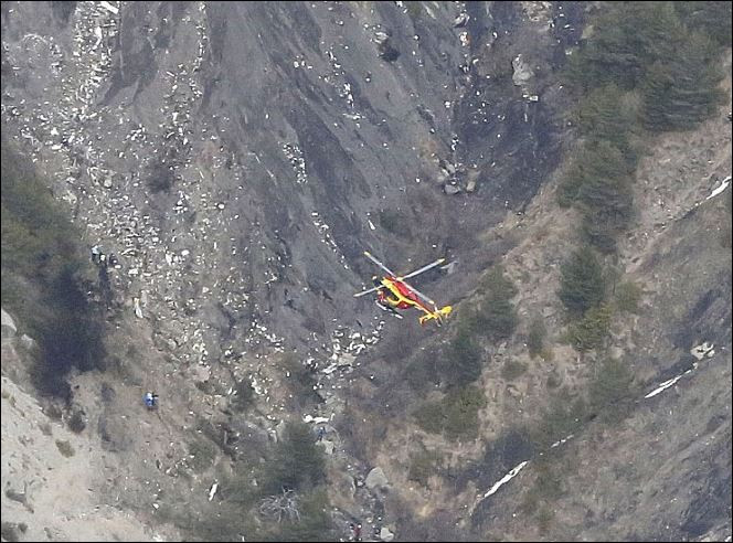 Хеликоптер откри къде е паднал Airbus A320