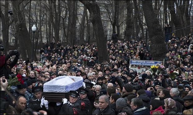 Борис Немцов бе изпратен с почести 