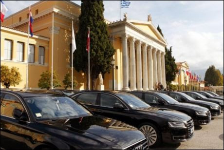 Алексис Ципрас обяви, че продава автопарка на правителството