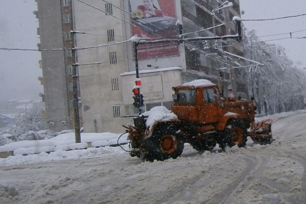 Снежен апокалипсис застигна Габрово след 44-часовия обилен снеговалеж
