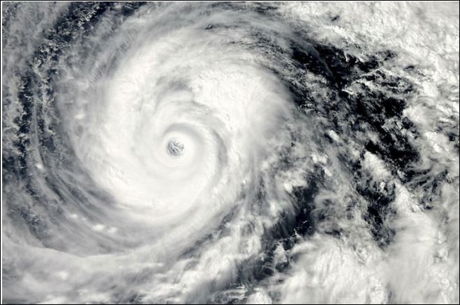 Най-мощния супертайфун на 2014 удря в неделя