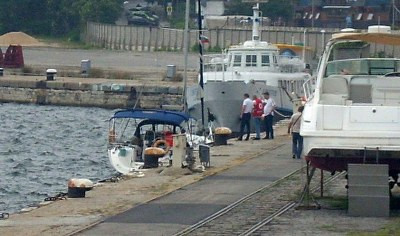 Нелегални бежанци заловени на яхта във Варна сн. Булфото