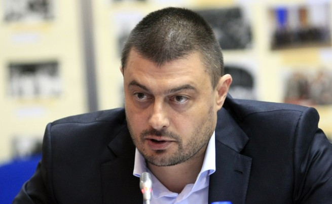 Николай Бареков се закани да разглоби на съставни части Цветан Цветанов