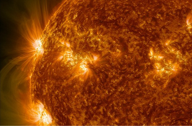 Слънчева буря едва не ни пратила в 18-ти век, разкриват астрономи