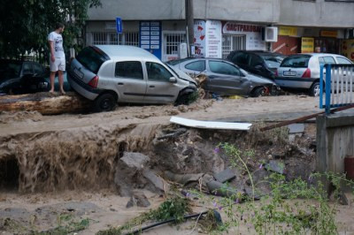 Силните наводнения във Варна продължават