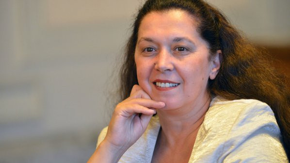 Румяна Тодорова се крета във властта благодарение на влиятелната си сестра