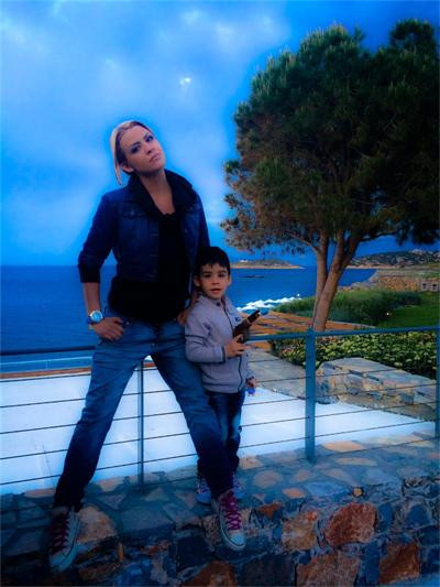 Деси Цонева и синът й