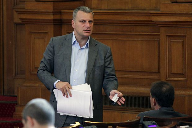 Петър Курумбашев подаде оставката си в парламента 