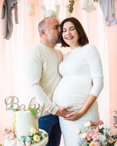 Шехерезада сияе дни преди раждането (Бергюзар Корел издаде името и пола на бебето – Снимки) - Снимка 4