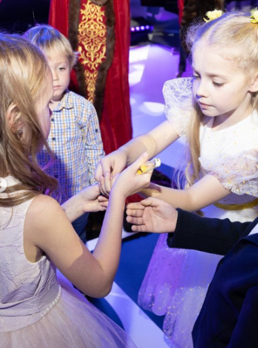 Алла Пугачова и Галкин вдигнаха детско парти за РД на децата си (Снимки от звездния купон) - Снимка 3