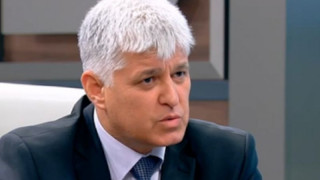 Министърът на отбраната поема потопа в Карловско 