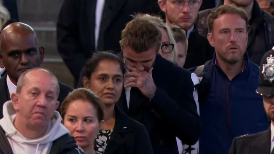 Дейвид Бекъм лее сълзи пред ковчега на кралицата: Надявах се в два сутринта никой да не ме види!