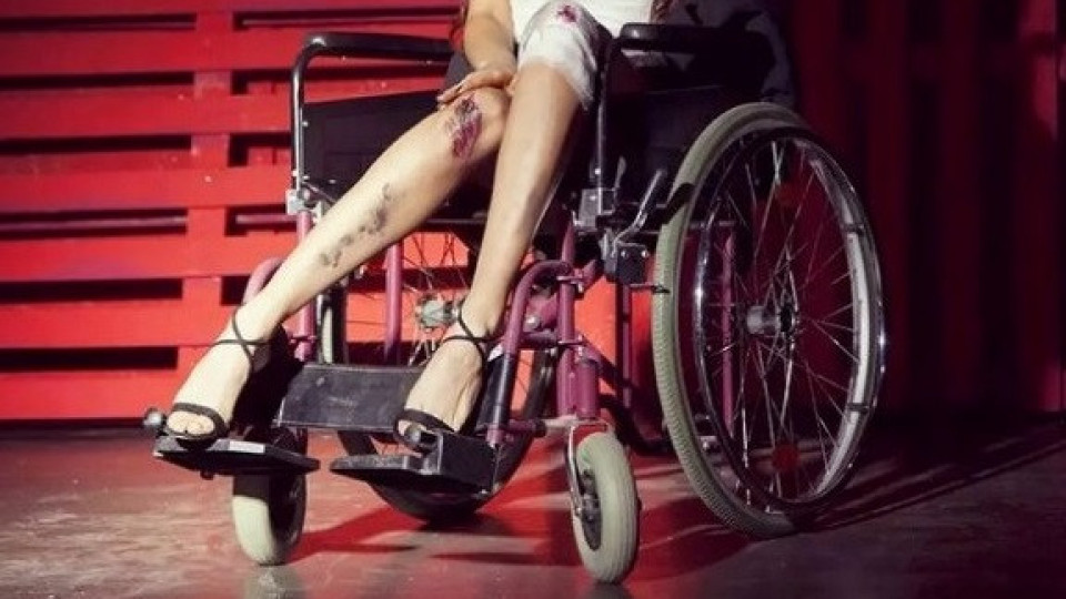 Известна фолк звезда се показа в инвалидна количка, пребита до неузнаваемост (ФОТО)