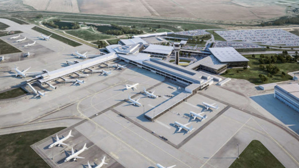 Българи пробиха система за сигурност на летището, качиха се без билет