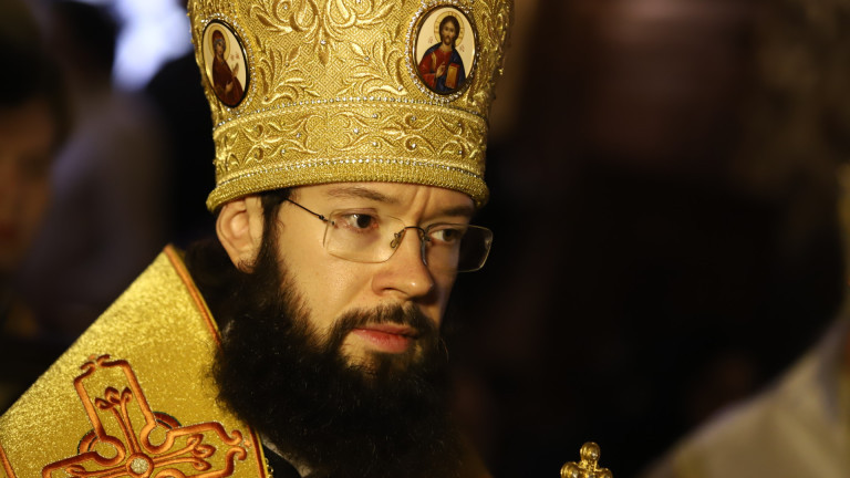 „Любимият син“ на патриарх Кирил се разходи из София