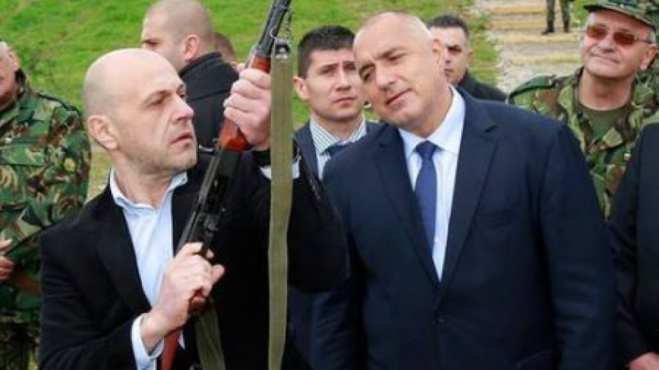 „Шефът не става“: Томислав Дончев оглави бунт срещу Бойко – отцепниците се уговарят в таен чат (ето кои предадоха Борисов)