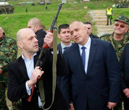 Скандал: Борис Бонев на нож с ПП и ДБ в битката за София