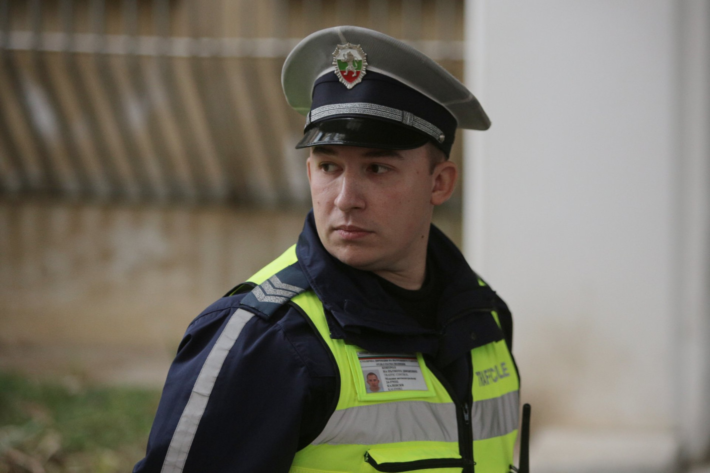 Полицаят, неприел подкуп от 10 000 евро, за трети път отказва пари от нарушители (видео) - Снимка 3
