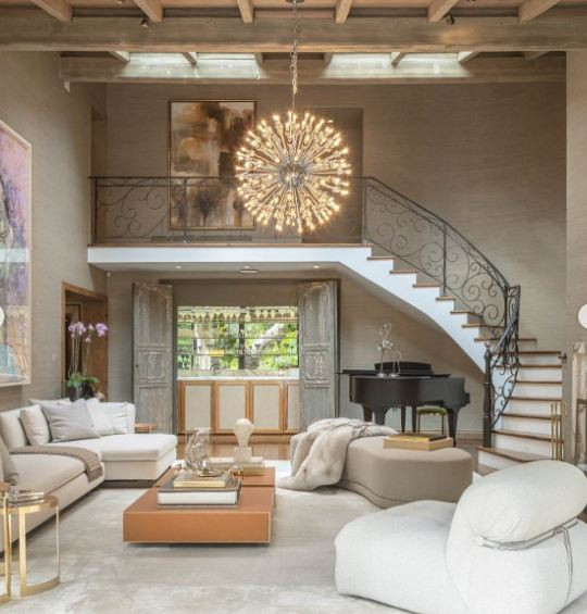 Джей Ло продава екстравагантното си имение в Бел Еър за 42 млн долара (С Бен търсят нов семеен дом – Снимки) - Снимка 2