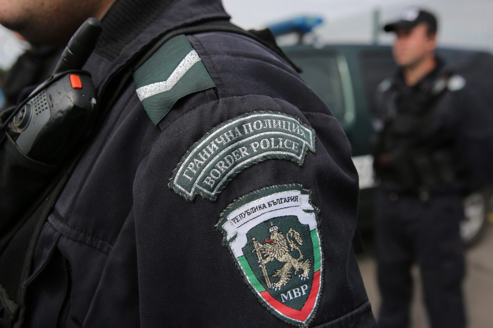 Граничари окрадоха конфискуван камион за резервни части (СНИМКИ)