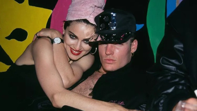 След като Мадона публикувала своята еротична книга през 1992 г