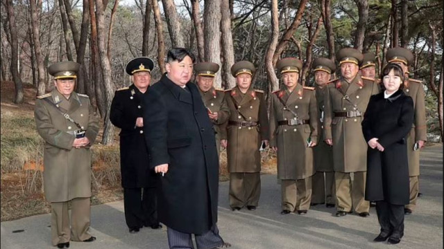 Лидерът на Северна Корея Ким Чен Ун втрещи с пищна
