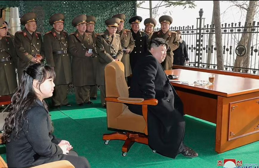 Ким Чен Ун напълня до неузнаваемост (Болен ли е? - Нови снимки)