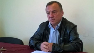 Щангист №1 Антон Коджабашев събаря Петър Кънев в Бургас