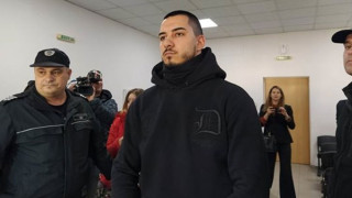 Полицай се измъкна с условна присъда за трафик на 31 мигранти