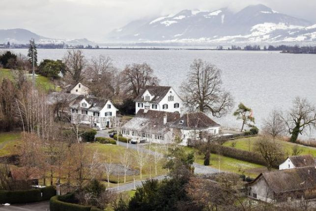 Ето го швейцарското имение на Тина Търнър (Лукс за 76 млн, док за лодки и приказна гледка към езерото – Снимки) - Снимка 2