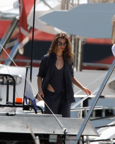 Няма нито съвест, нито срам: Сгащиха Лео  Ди Каприо с 26 г по-младо гадже (Двойката се забавлява на яхтата му – Снимки) - Снимка 4