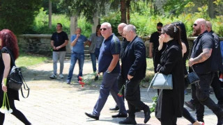 Златко Баретата дойде на погребението на Геле от братя Галеви (СНИМКИ)