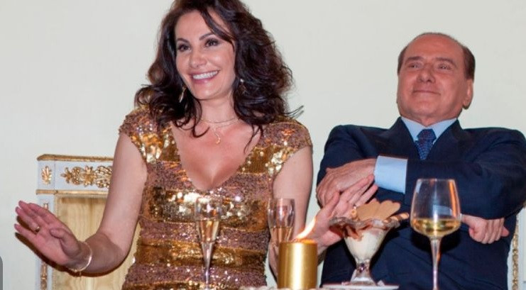 Дарина Павлова искала да роди дете на Берлускони