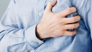 Тялото ни предупреждава месец преди инфаркта с 4 симптома
